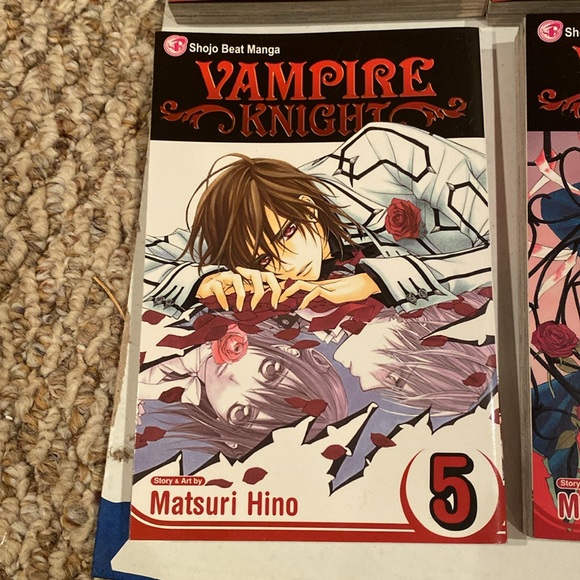 NWT Vampire Knight Graphic Novels, Volumes 1-8 - Picture 6 of 9